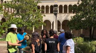 Gravant al claustre de Sant Francesc